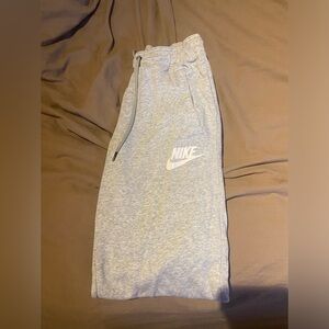 🌼 Grey Nike sweats